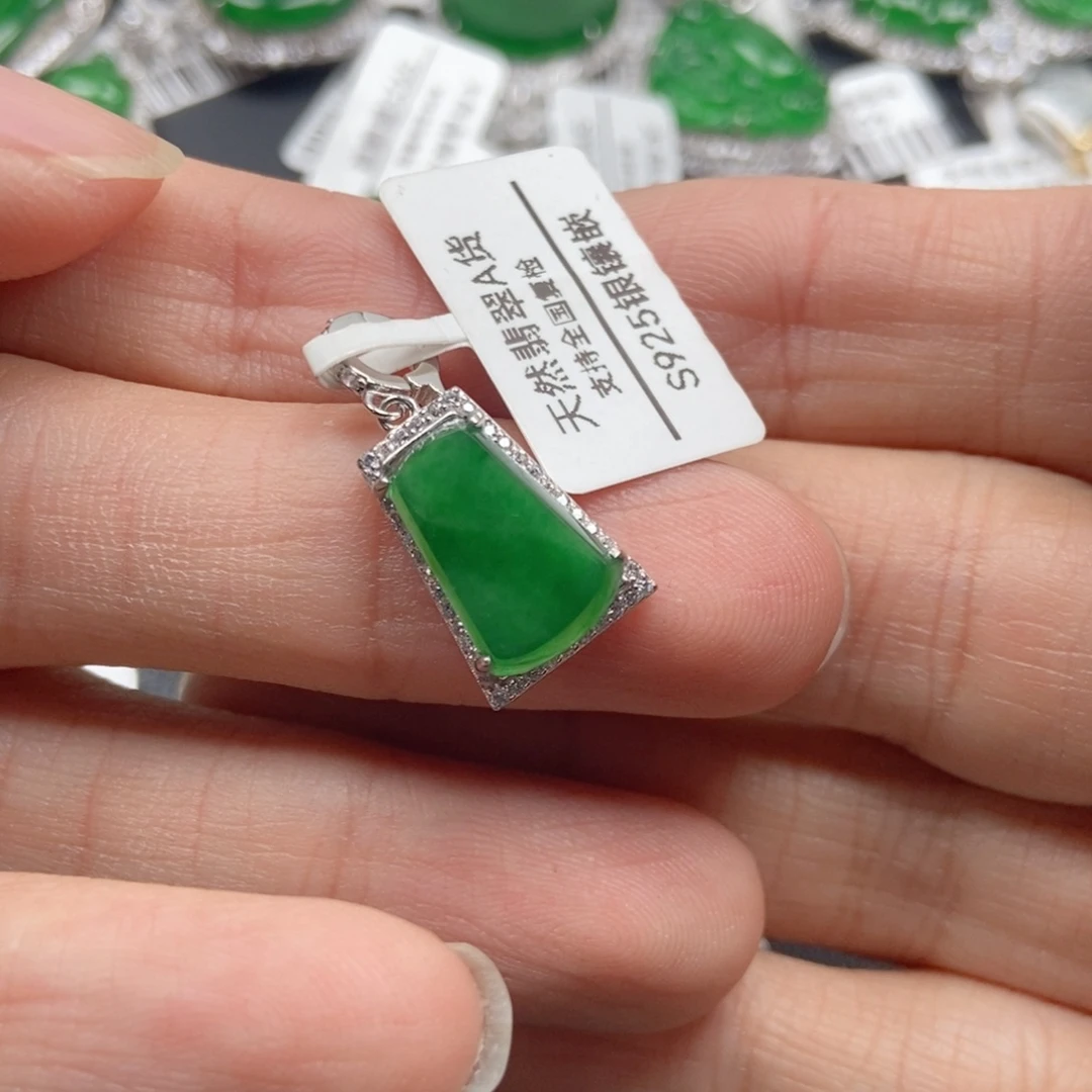 翡翠银S925镶嵌颈饰