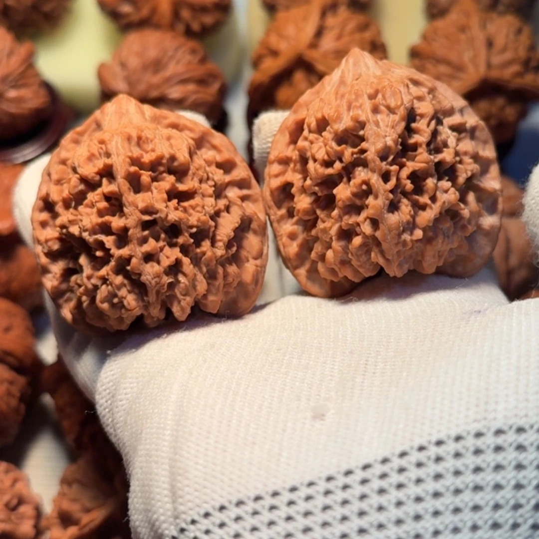 文玩核桃吊坠全品大尺46满天星老百花山