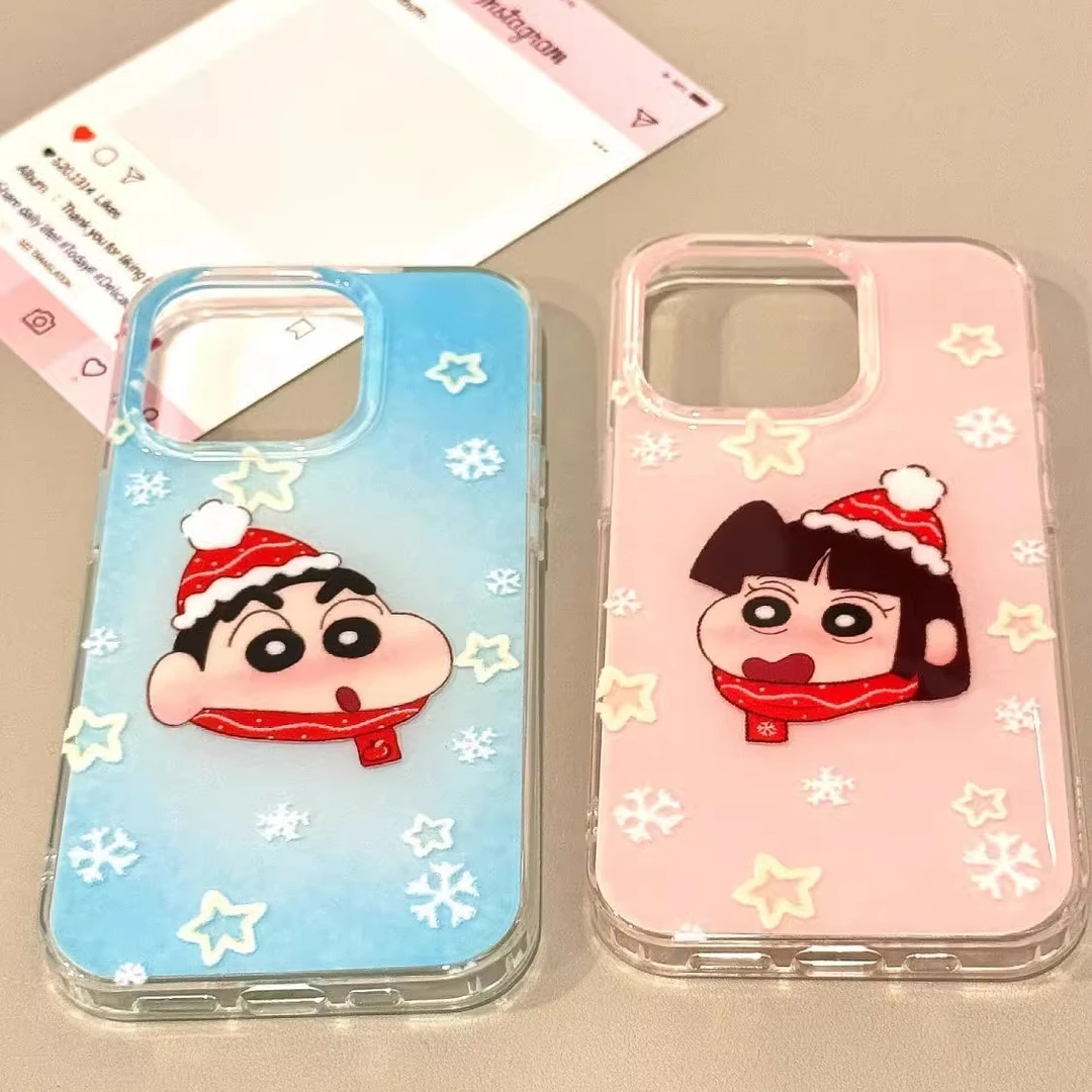 围巾小新小爱情侣16promax手机壳12硬苹果14适用iPhone15大孔17pm