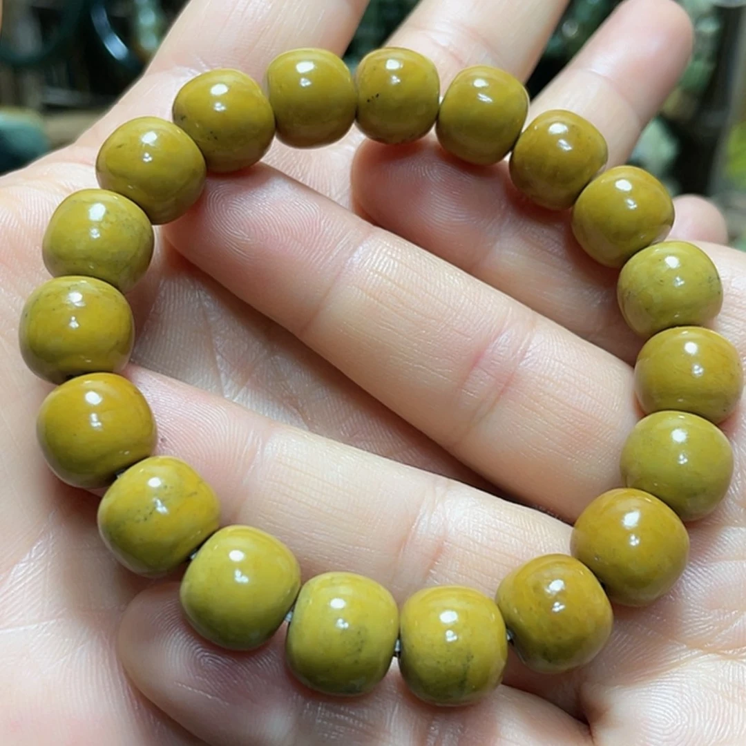 【闪购商品】未镶嵌岫岩河磨玉（透闪石质玉）把件只**渡