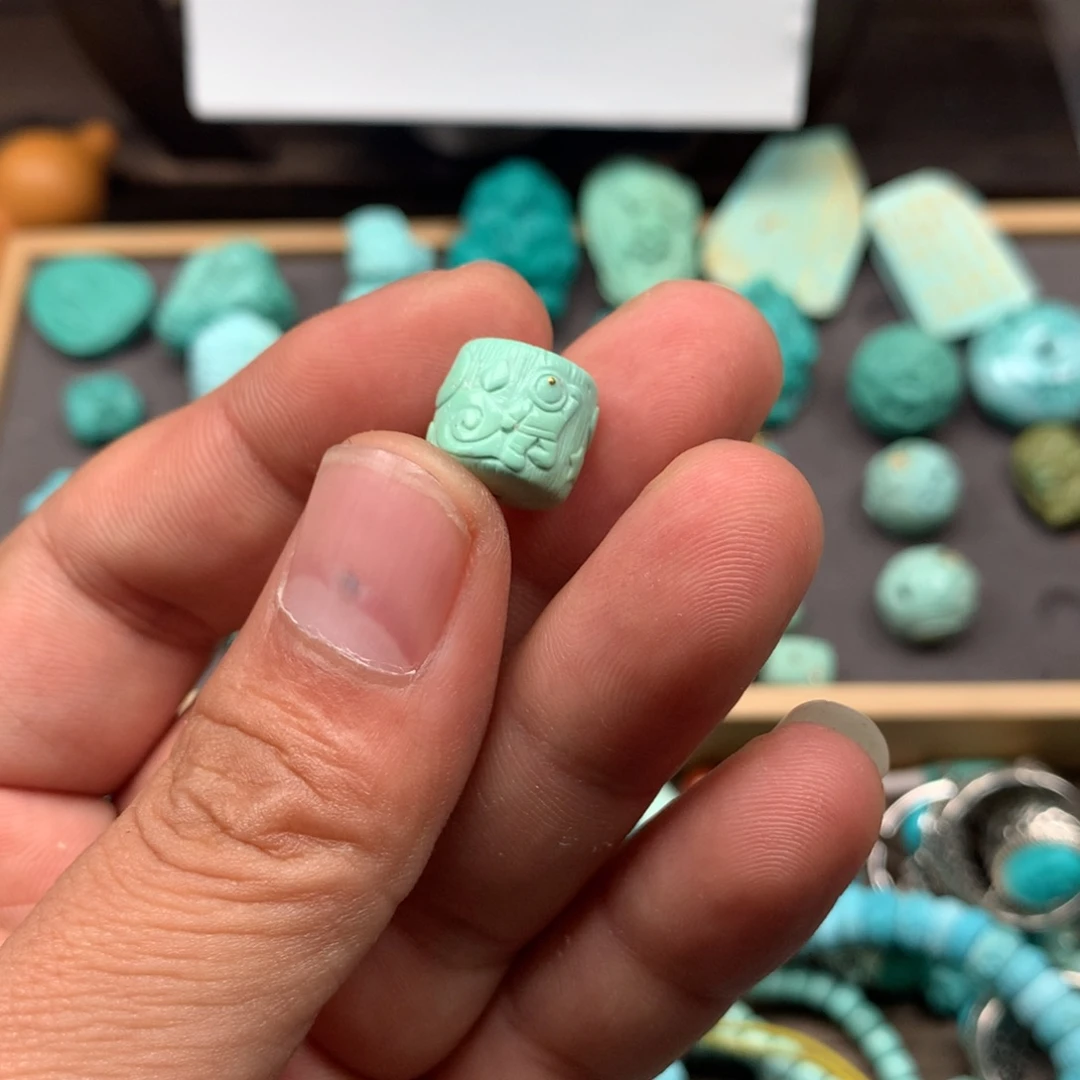 绿松石雕刻未镶嵌