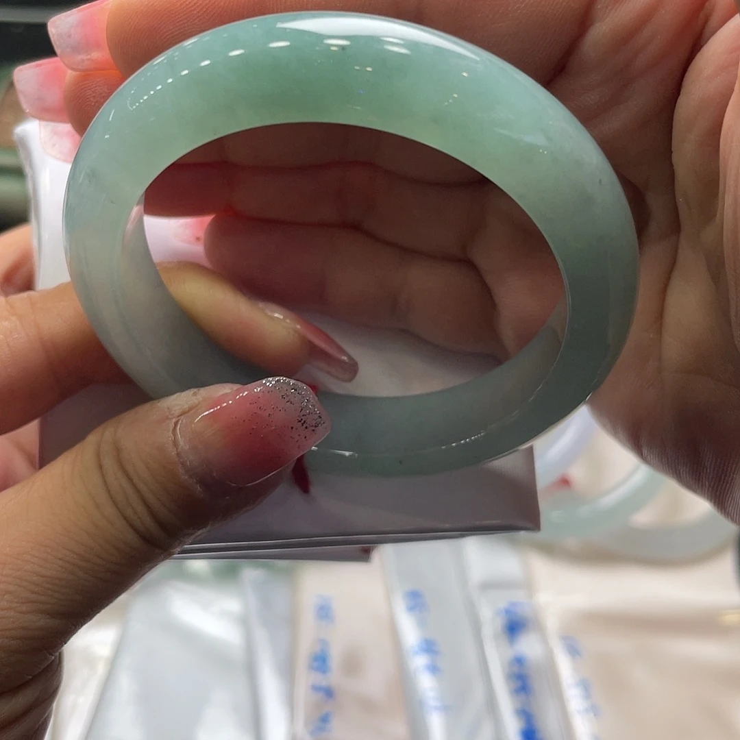 翡翠手镯未镶嵌56.2正圈