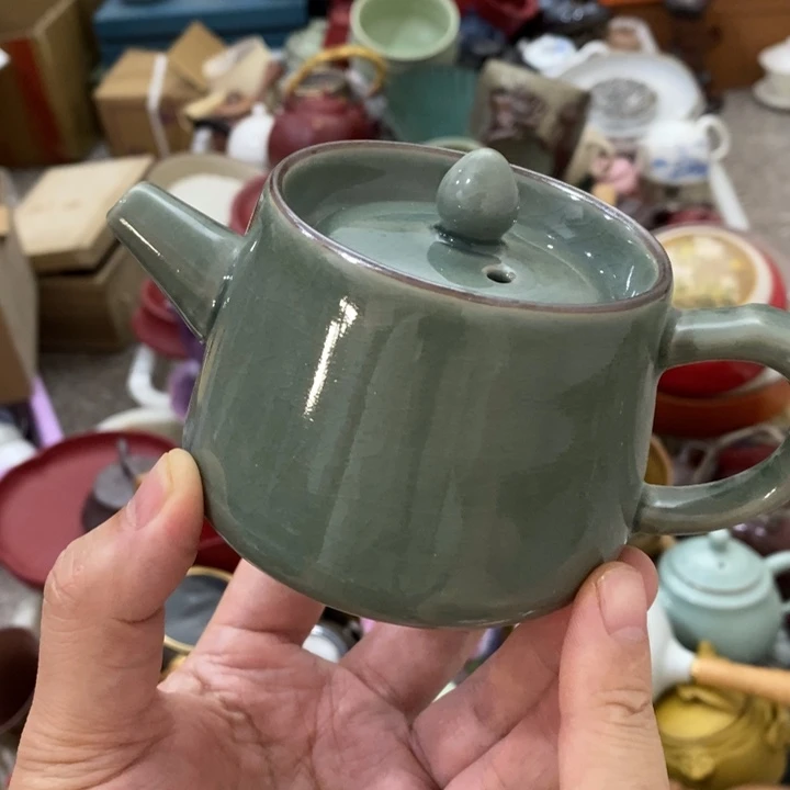 陶瓷艺术品及陶瓷壶