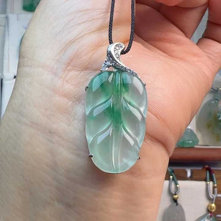 石英质玉银S925镀金镶嵌颈饰