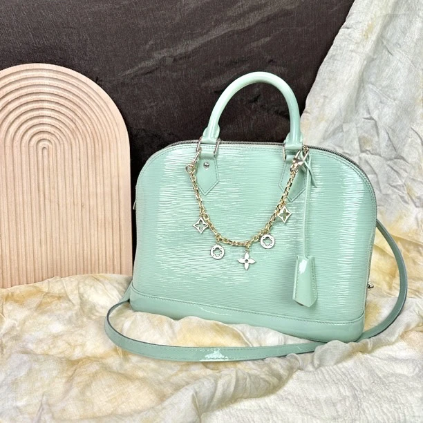 95新 LouisVuitton/路易威登 薄荷绿水波纹小号贝壳手提斜挎包