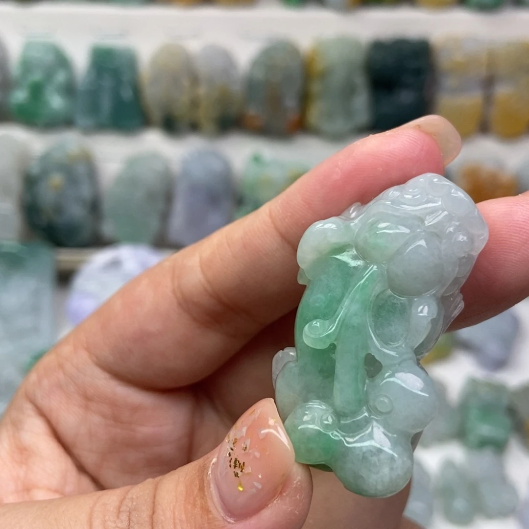 吊坠(赠链)未镶嵌翡翠