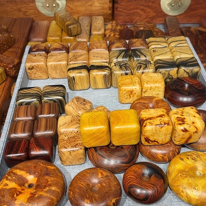 小***糊紫檀木类成套家具