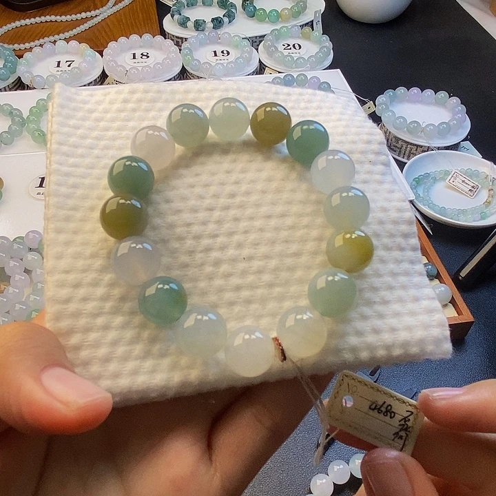 定制翡翠未镶嵌翡翠卡12起胶底