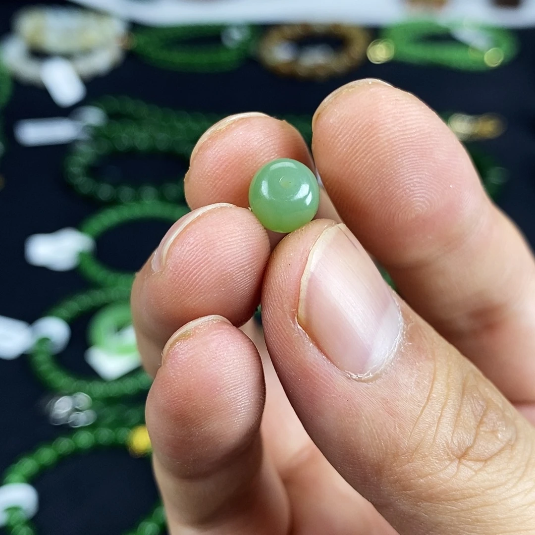 -***火和田玉未镶嵌颈饰