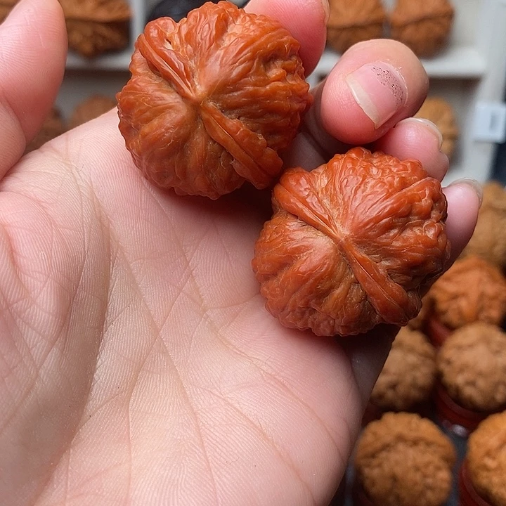 文玩核桃吊坠粗筋