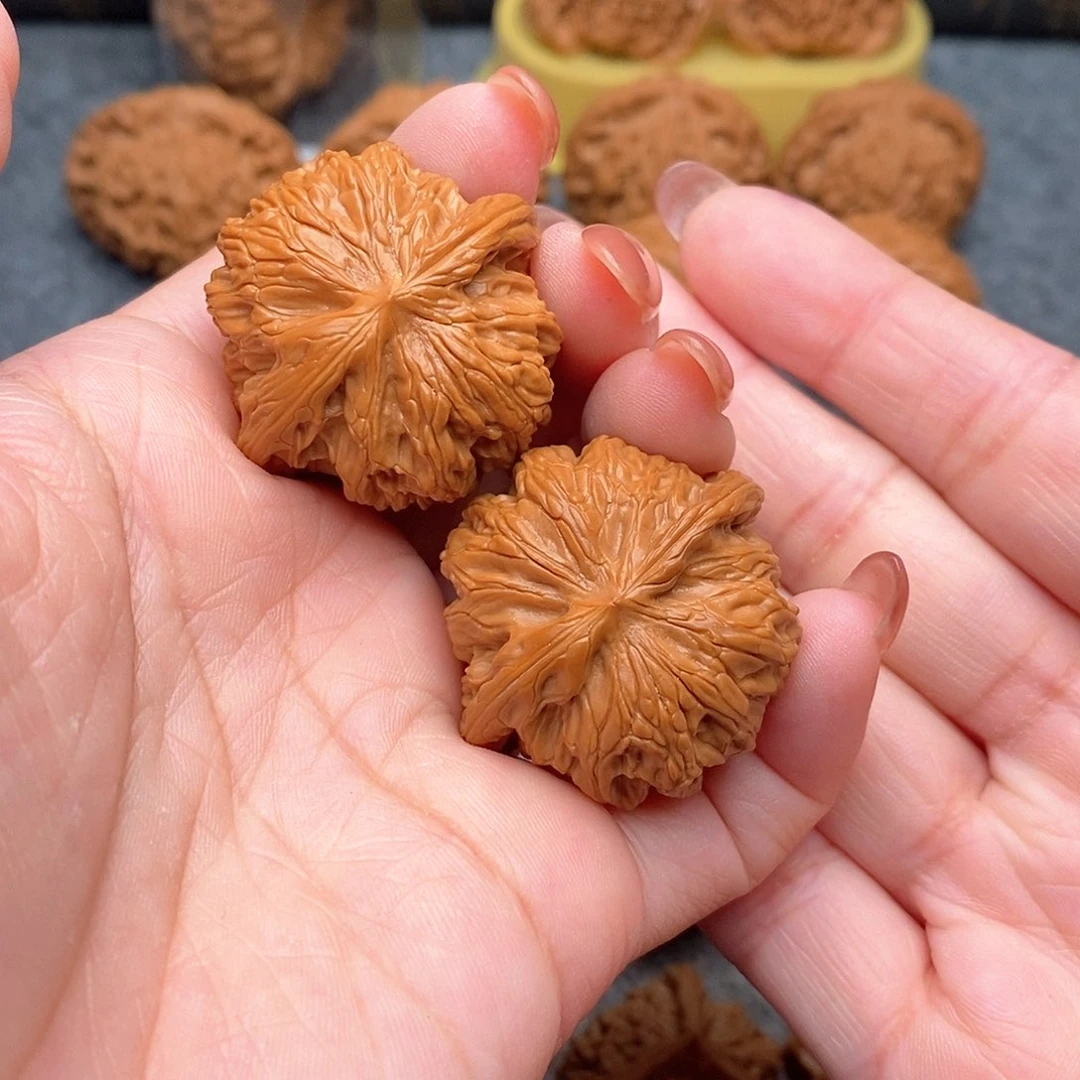 文玩核桃把件精品磨盘狮子头37.5