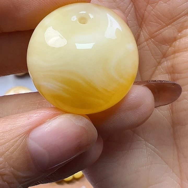 蜜蜡未镶嵌珠宝奇石