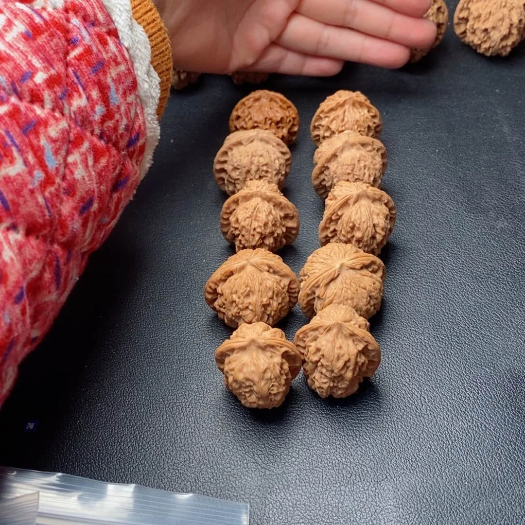 文玩核桃吊坠澪**点286。5对核桃默认瑕疵