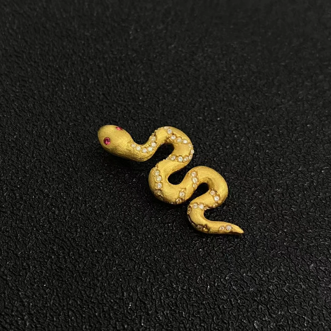 18k金拉丝灵蛇挂件配饰#Y131(送银项链)