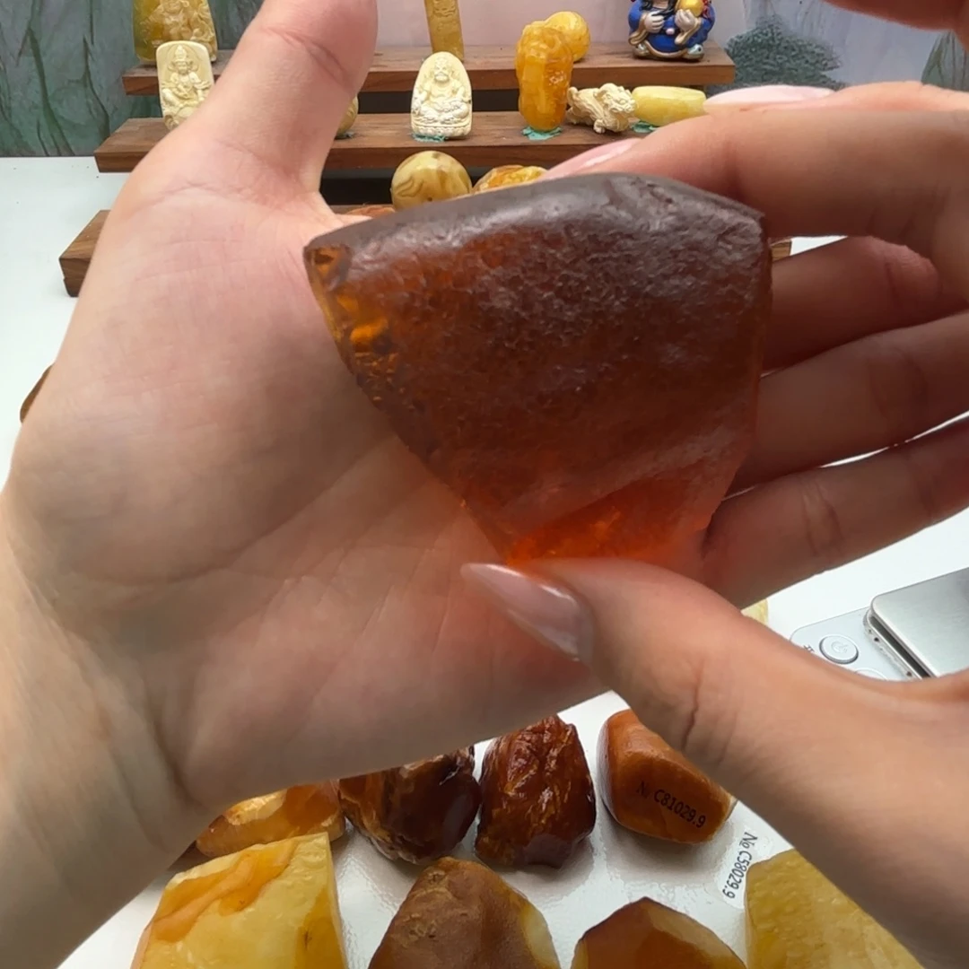 V****定制琥珀未镶嵌蜜蜡