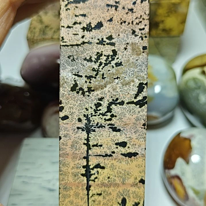 玛瑙/玉髓未镶嵌珠宝奇石