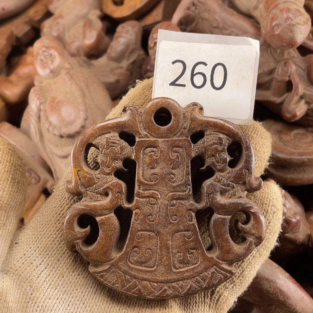 和田玉（糖玉）未镶嵌挂件