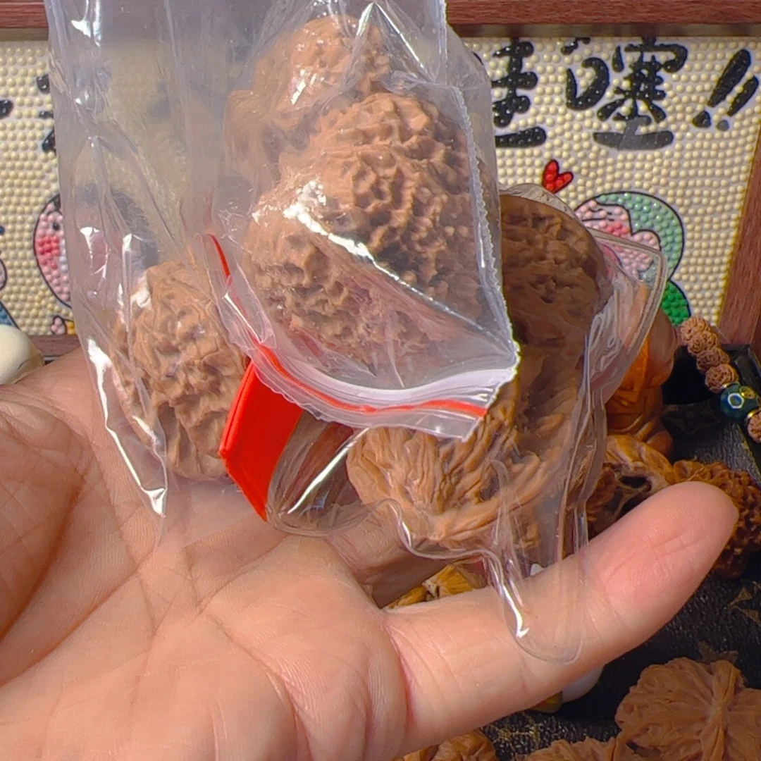 把件文玩核桃白狮子有黄尖三对37吃