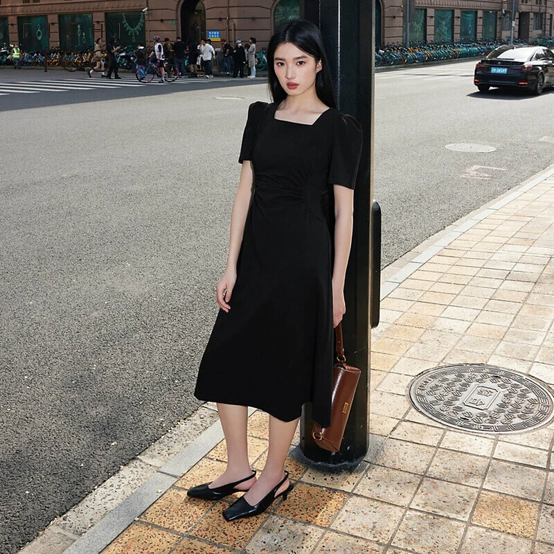 A爱居兔夏季新款法式浪漫赫本风修身西短袖连衣裙EQLBJ2P708A