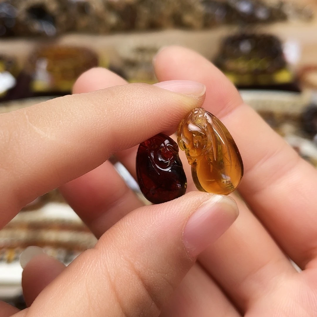 未镶嵌琥珀裸石大