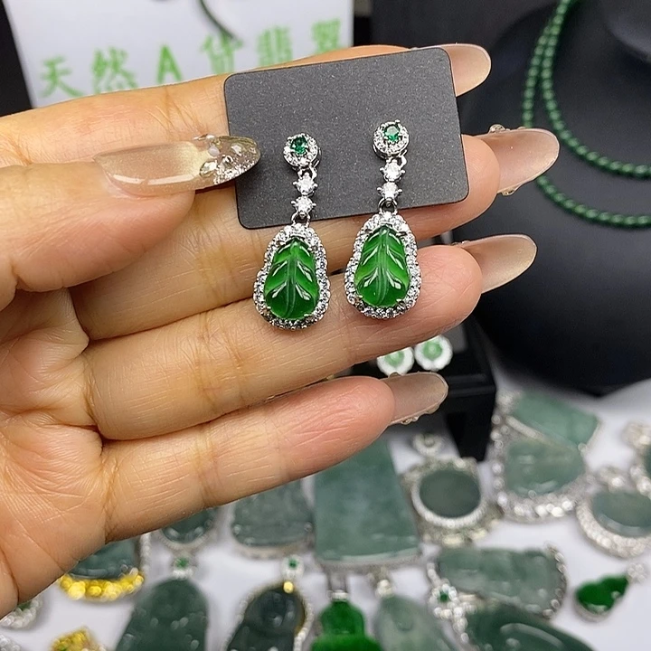 翡翠未镶嵌耳饰翡翠未镶嵌耳饰