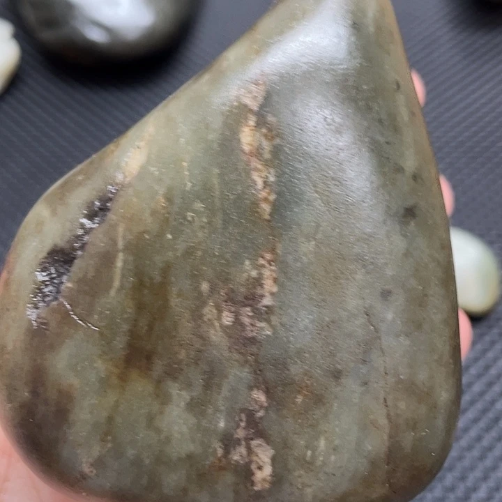 和田玉未镶嵌车挂