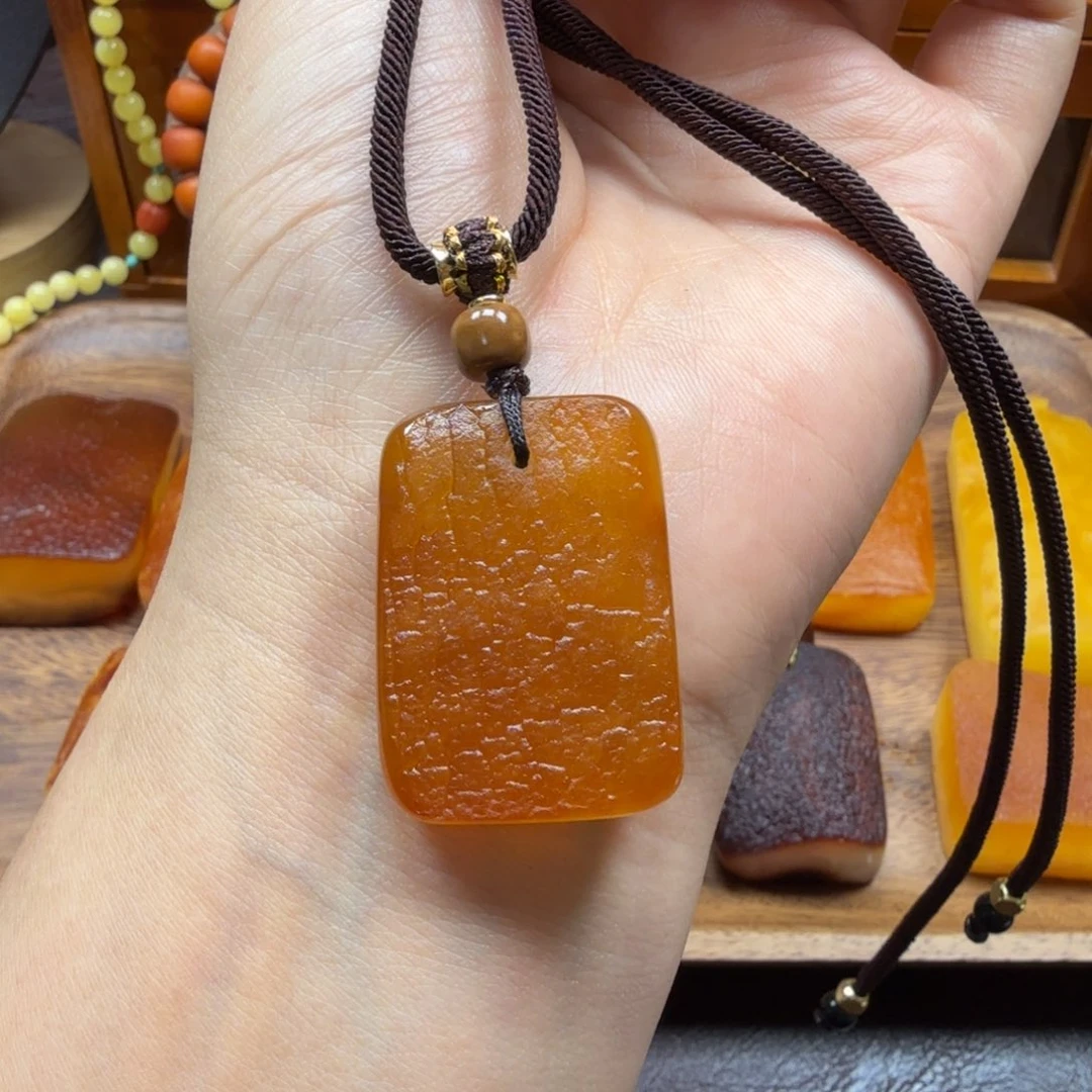 未镶嵌吊坠(赠链)琥珀