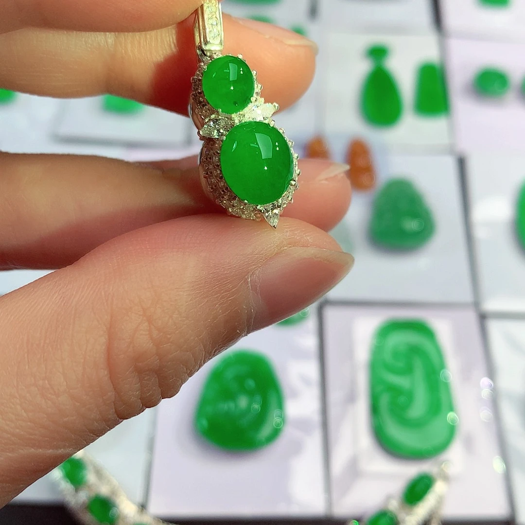 吊坠(不含链)未镶嵌翡翠