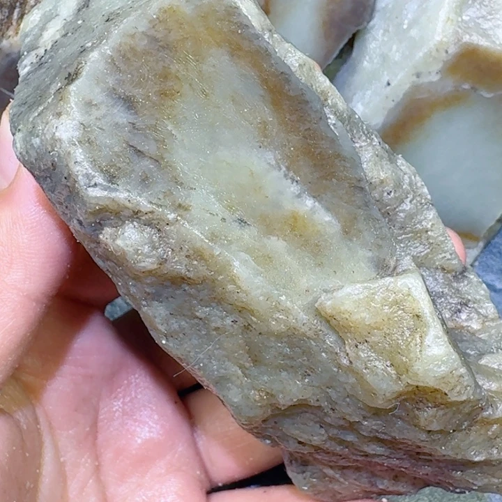 和田玉未镶嵌珠宝半成品