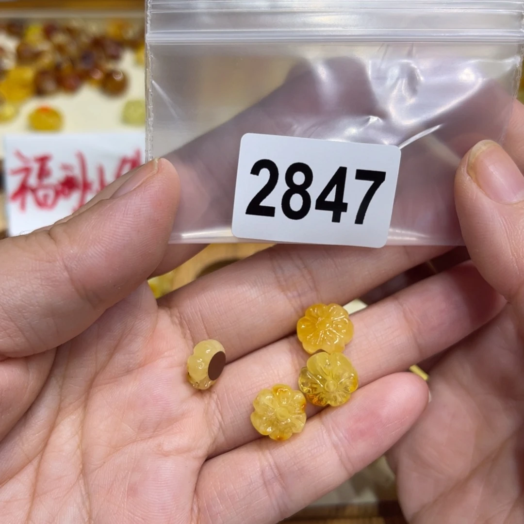 琥珀未镶嵌珠宝奇石