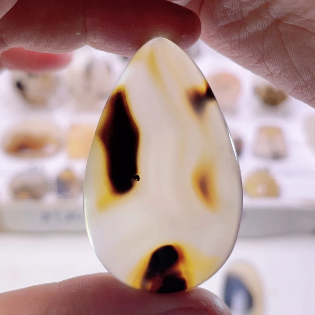 玛瑙/玉髓颈饰合金