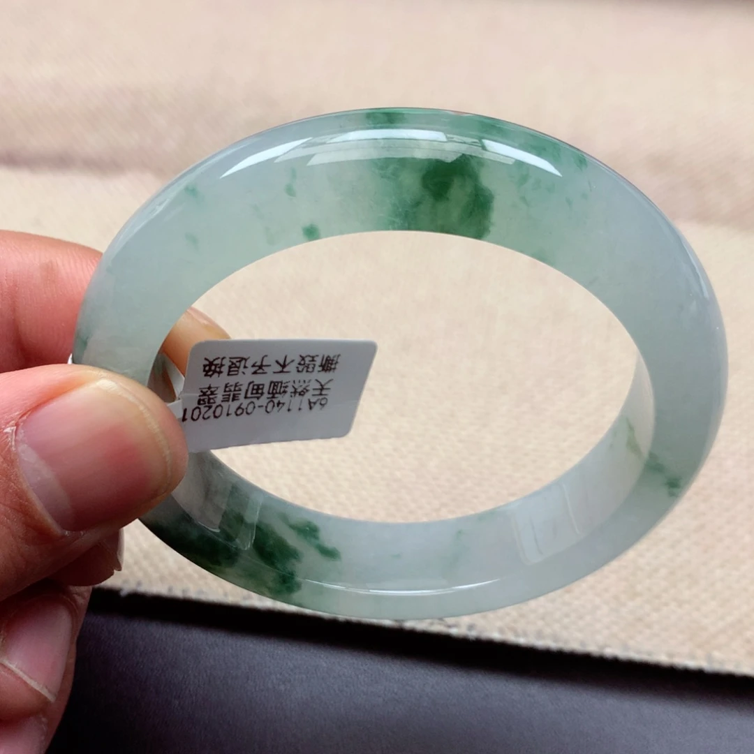 翡翠手镯未镶嵌缅甸翡翠