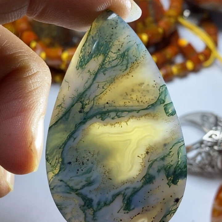 玛瑙/玉髓颈饰未镶嵌