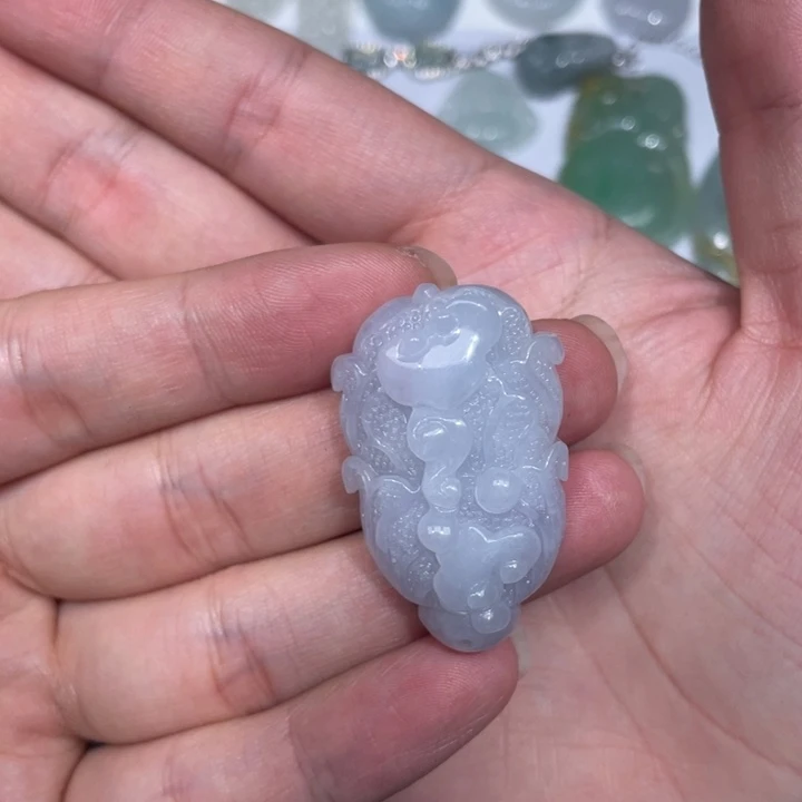 翡翠未镶嵌颈饰翡翠挂饰1