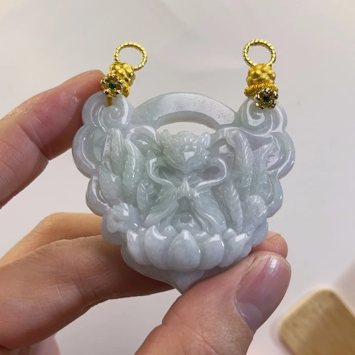 翡翠吊坠(赠链)未镶嵌代编织