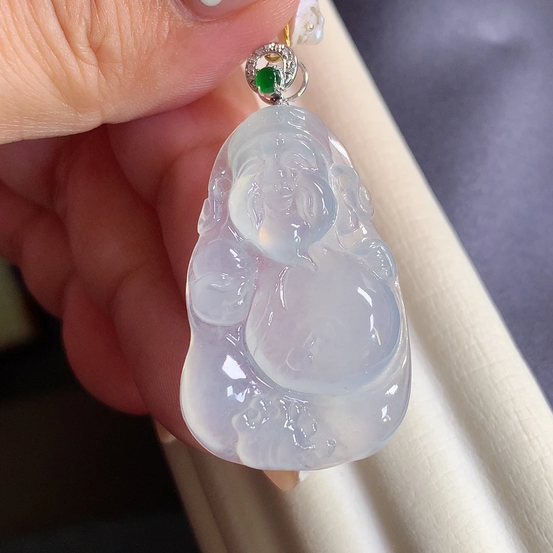 翡翠18K金镶嵌颈饰财神