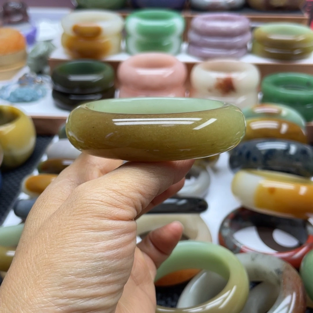 南***佛石英岩玉未镶嵌手镯