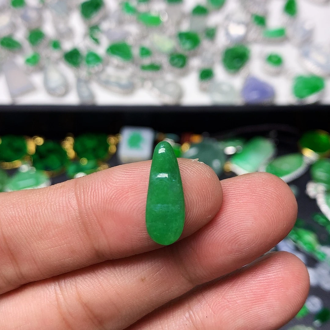 翡翠未镶嵌吊坠(不含链)有纹裂