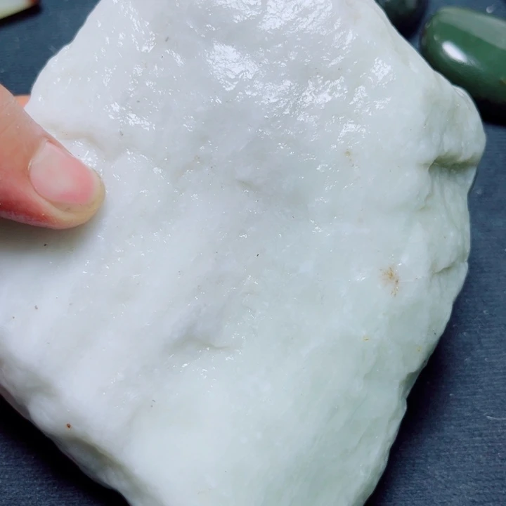 和田玉未镶嵌珠宝奇石