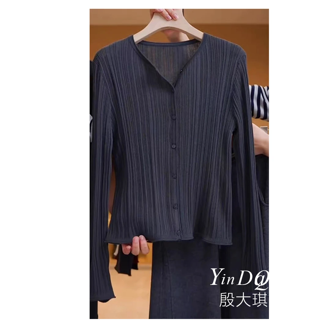 轻柔舒适~2025早秋新款 V领设计时尚显瘦针织开衫上衣女 2137