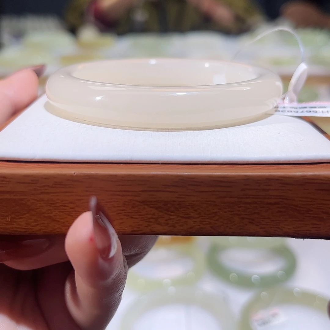 和田玉未镶嵌手镯冰藕粉鑫