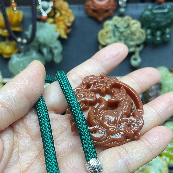未镶嵌岫玉吊坠吊坠