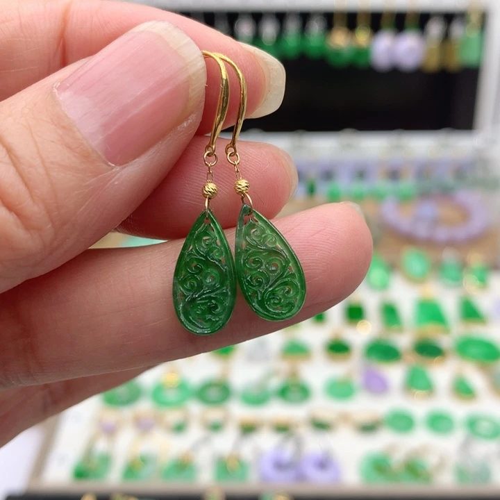 翡翠18K金镶嵌耳饰