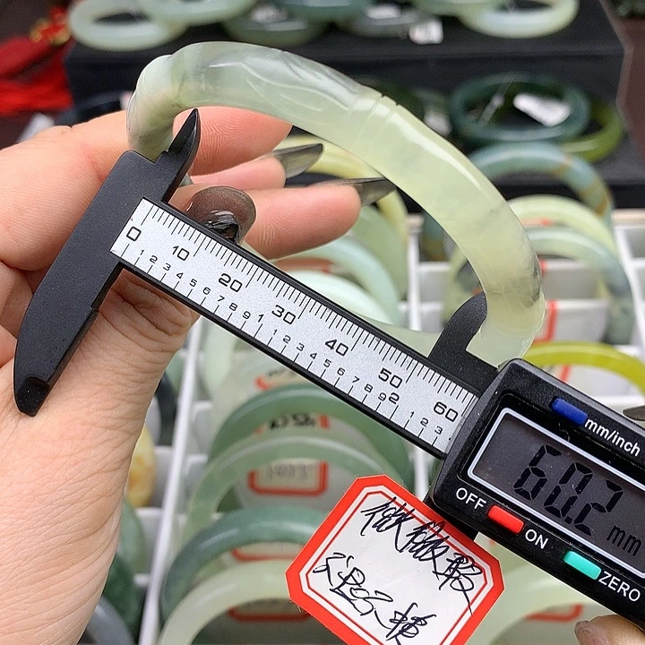 蛇纹石玉手镯未镶嵌1067