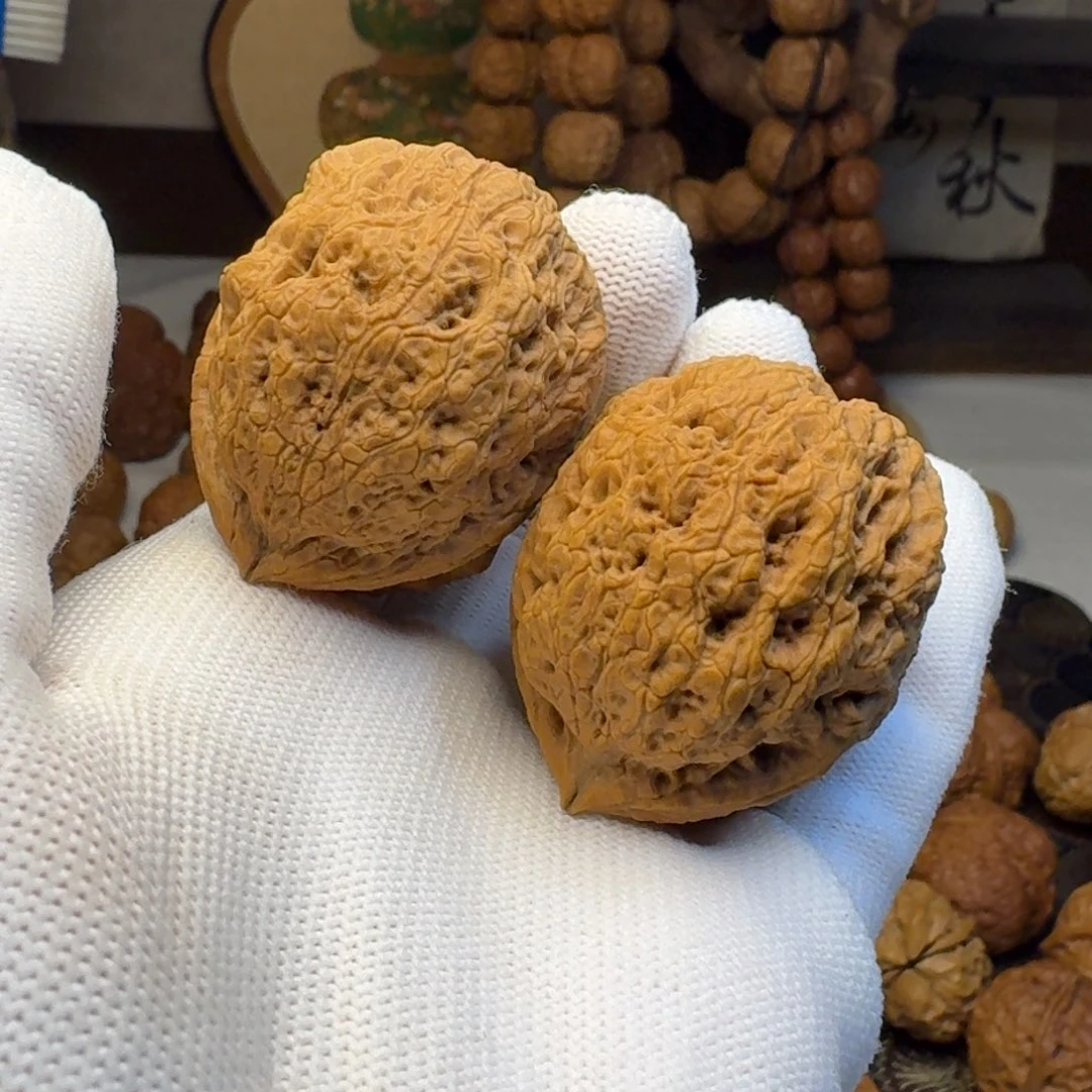 大***苗把件文玩核桃熔岩疙瘩包39.3