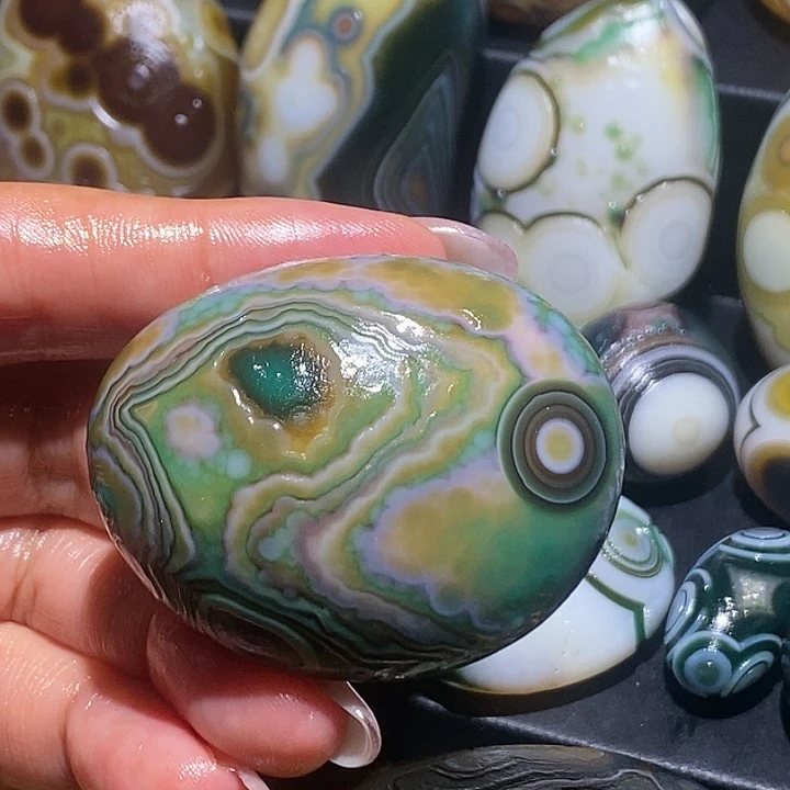 玛瑙/玉髓未镶嵌珠宝奇石37