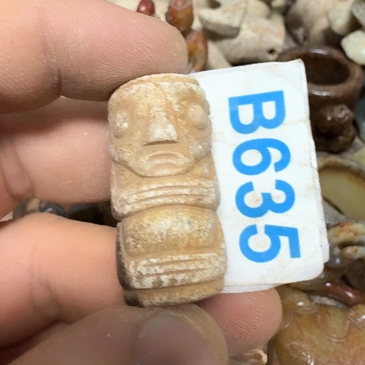 和田玉颈饰未镶嵌不**缘