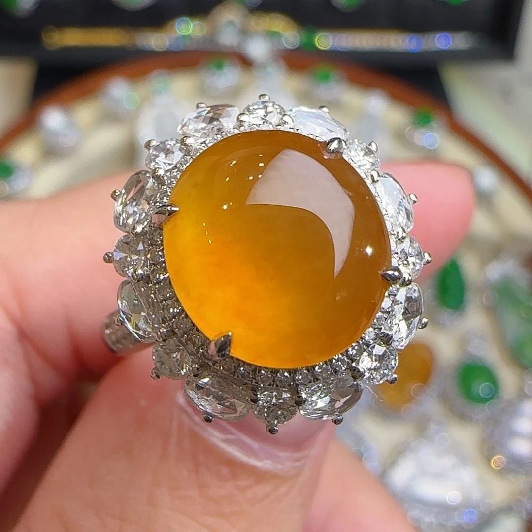 18K金镶嵌戒指翡翠天然翡翠