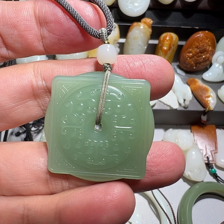 和田玉（碧玉）未镶嵌颈饰