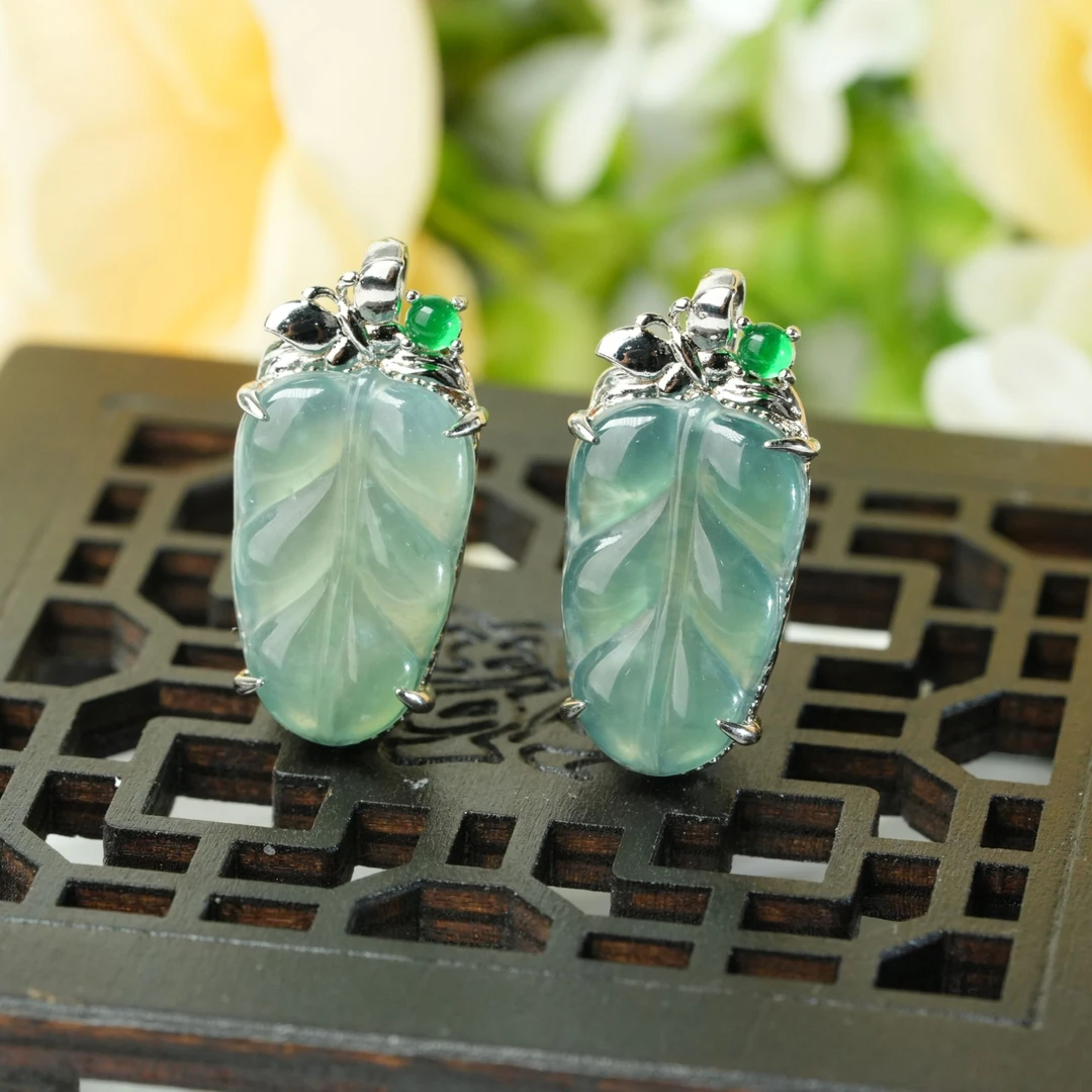 【小北珠宝】翡翠吊坠尺寸约11*19mm【多样性发一件】14-WS34X20